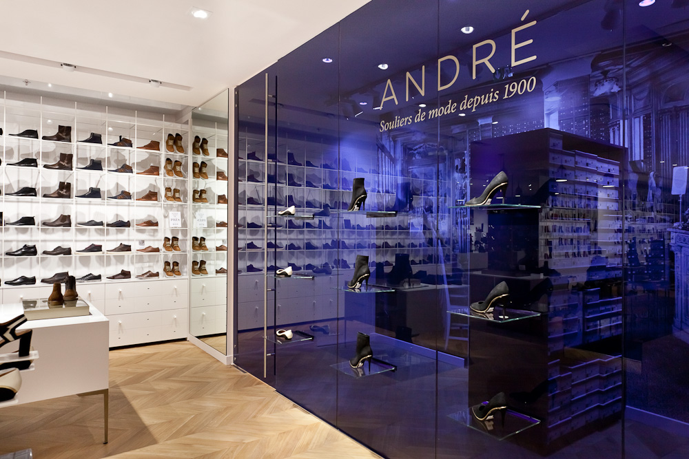 André boutique purple retail interior